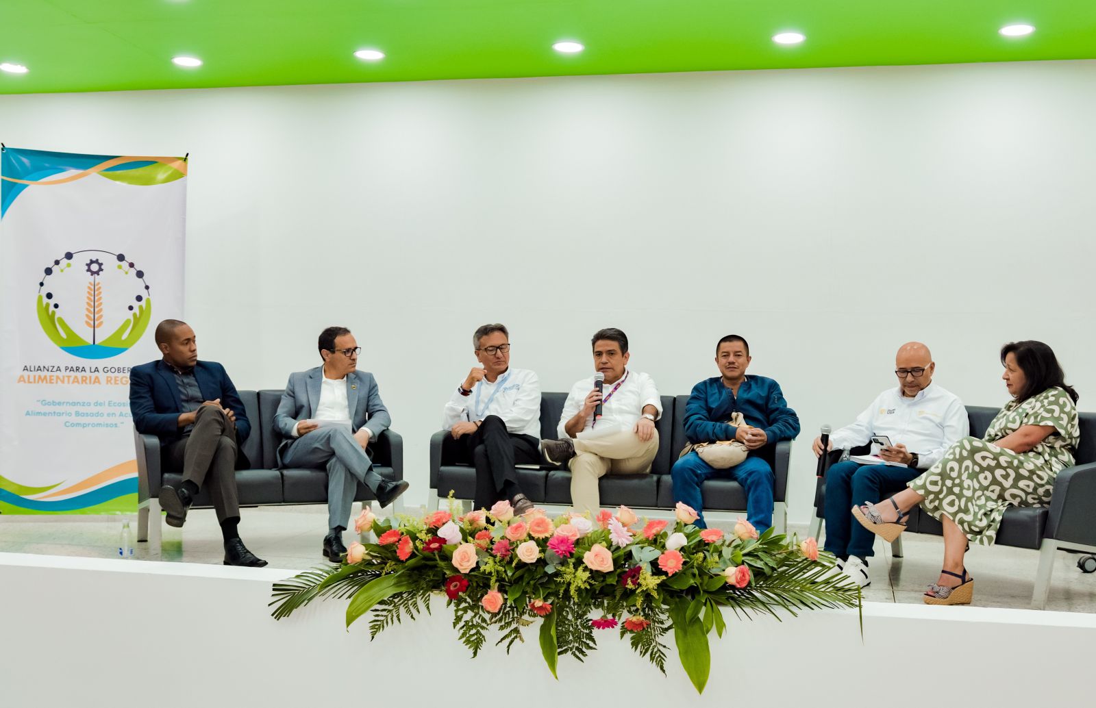 Imagen de participantes en la actividad sobre Gobernanza Alimentaria