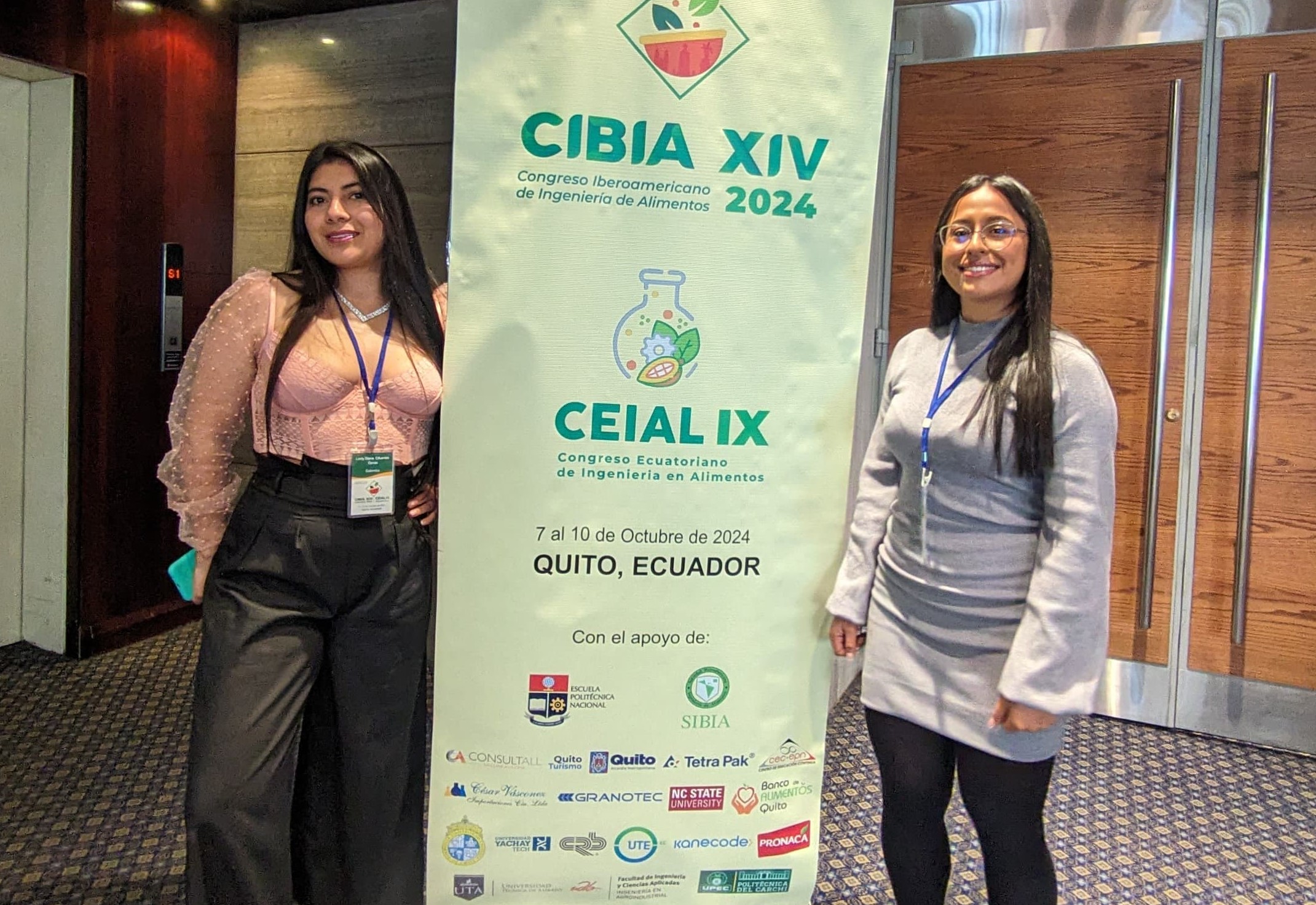 Imagen de Estudiantes María Fernanda Oviedo y Paula Jaramillo