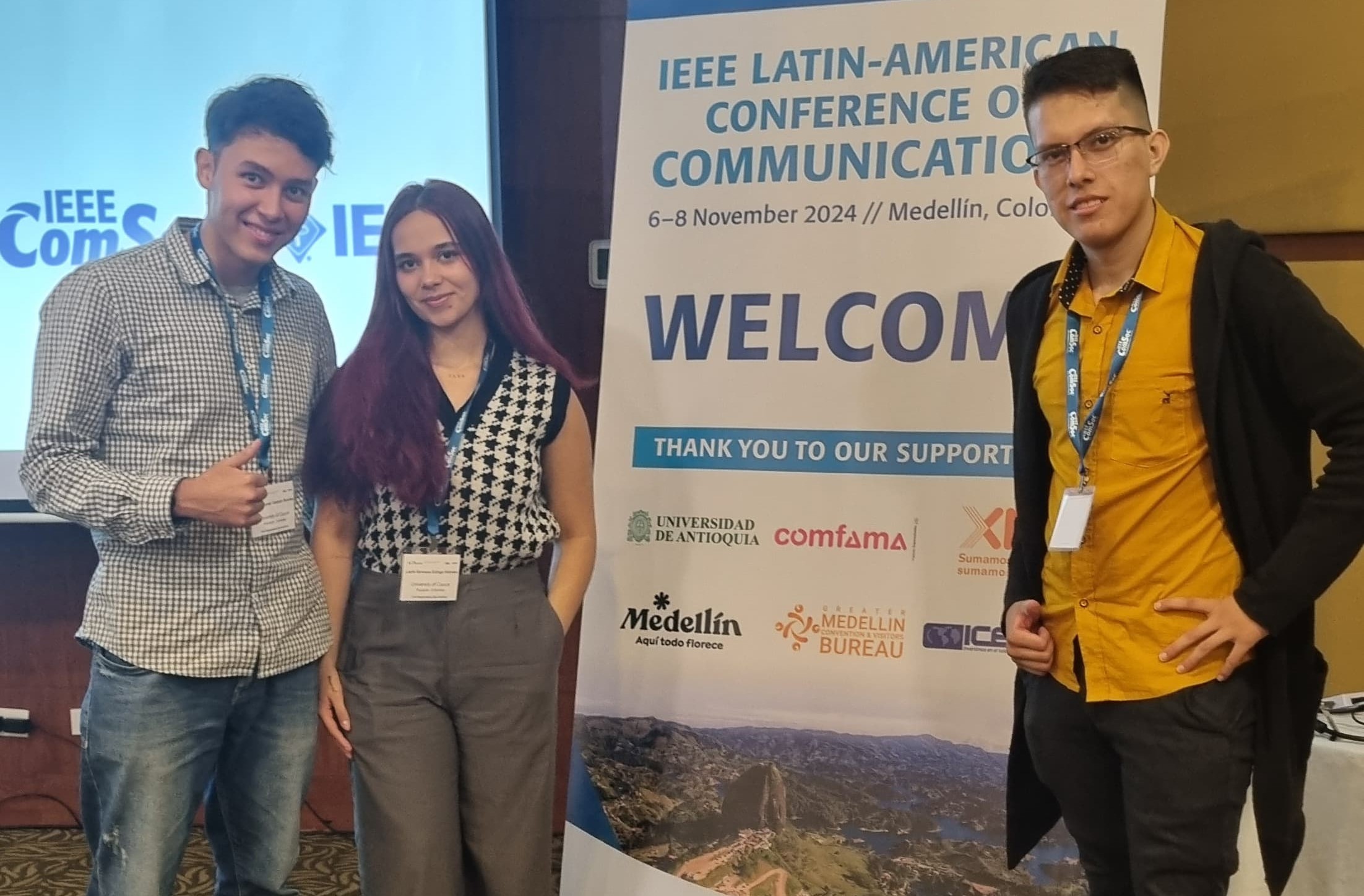Imagen de los estudiantes Edwin Andrés Samboní, Pablo César Garzón Benítez, y Layla Vanessa Zúñiga Hidrobo