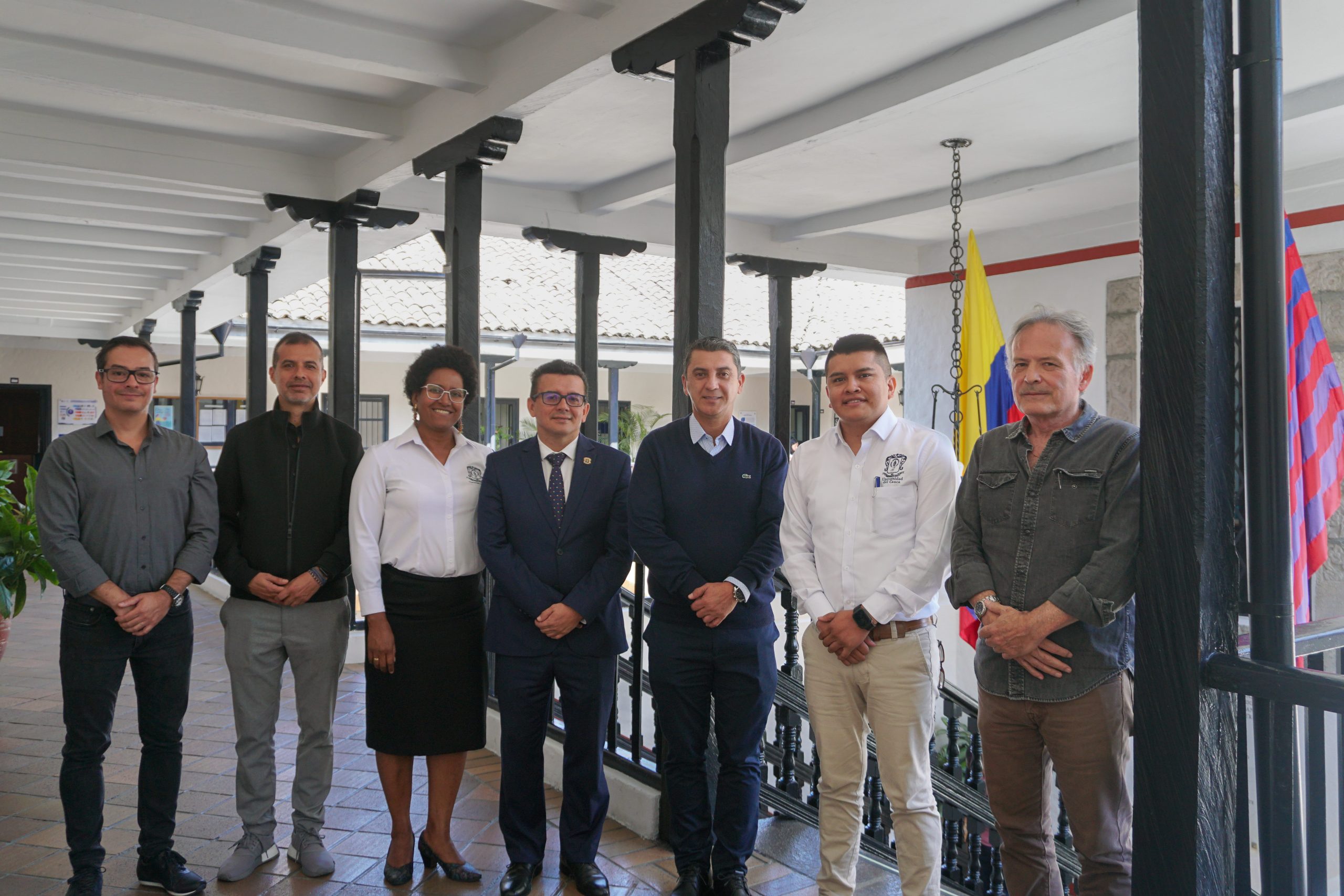Imagen de rector, Deibar René Hurtado Herrera, y su equipo Directivo con el alcalde de Popayán, Juan Carlos Muñoz Bravo