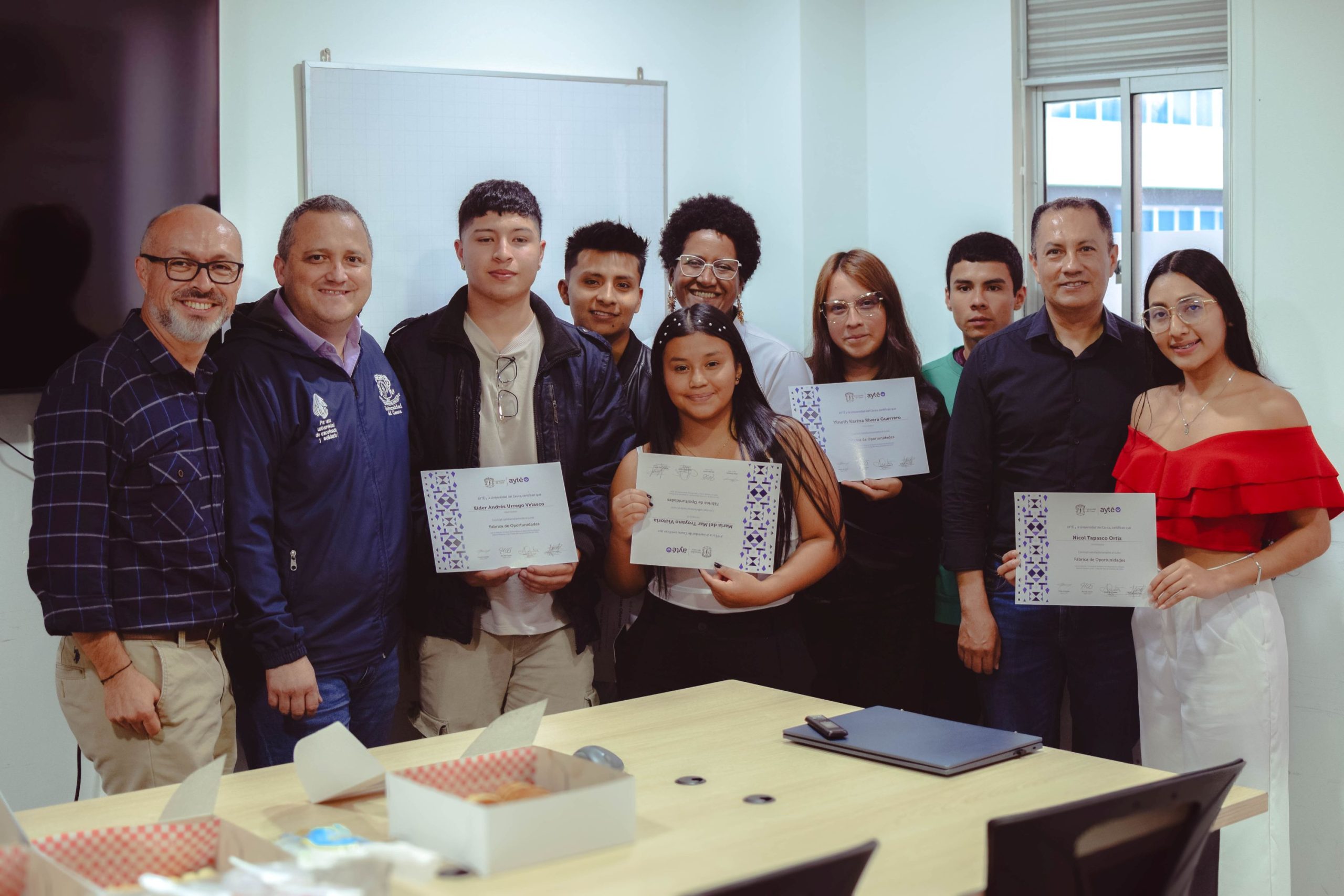 Imagen de Unicauca y empresa Ayté, realizó la entrega de certificados del curso Fábrica de Oportunidades