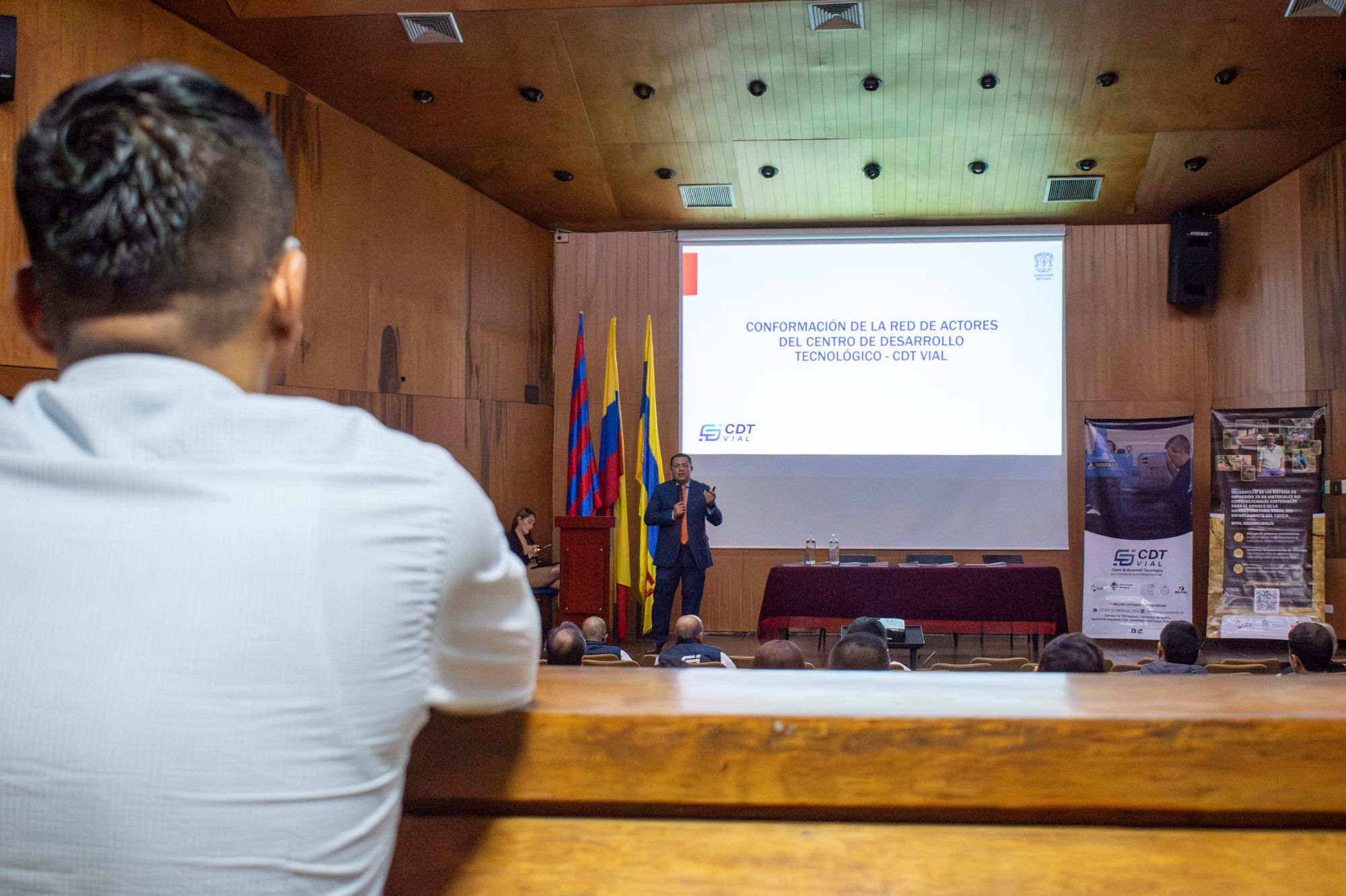 Imagen de asistentes a la socialización de los proyectos CDT Vial e Impresión 3D en la FIET