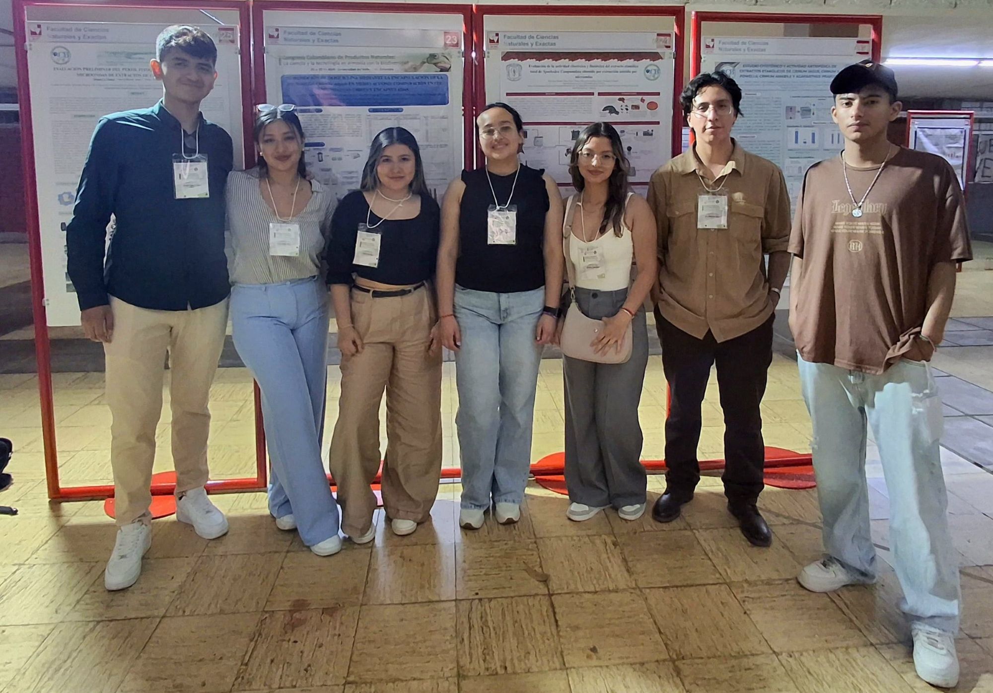 Imagen de estudiantes de la Universidad del cauca que participaron en el I Congreso Colombiano de Productos Naturale