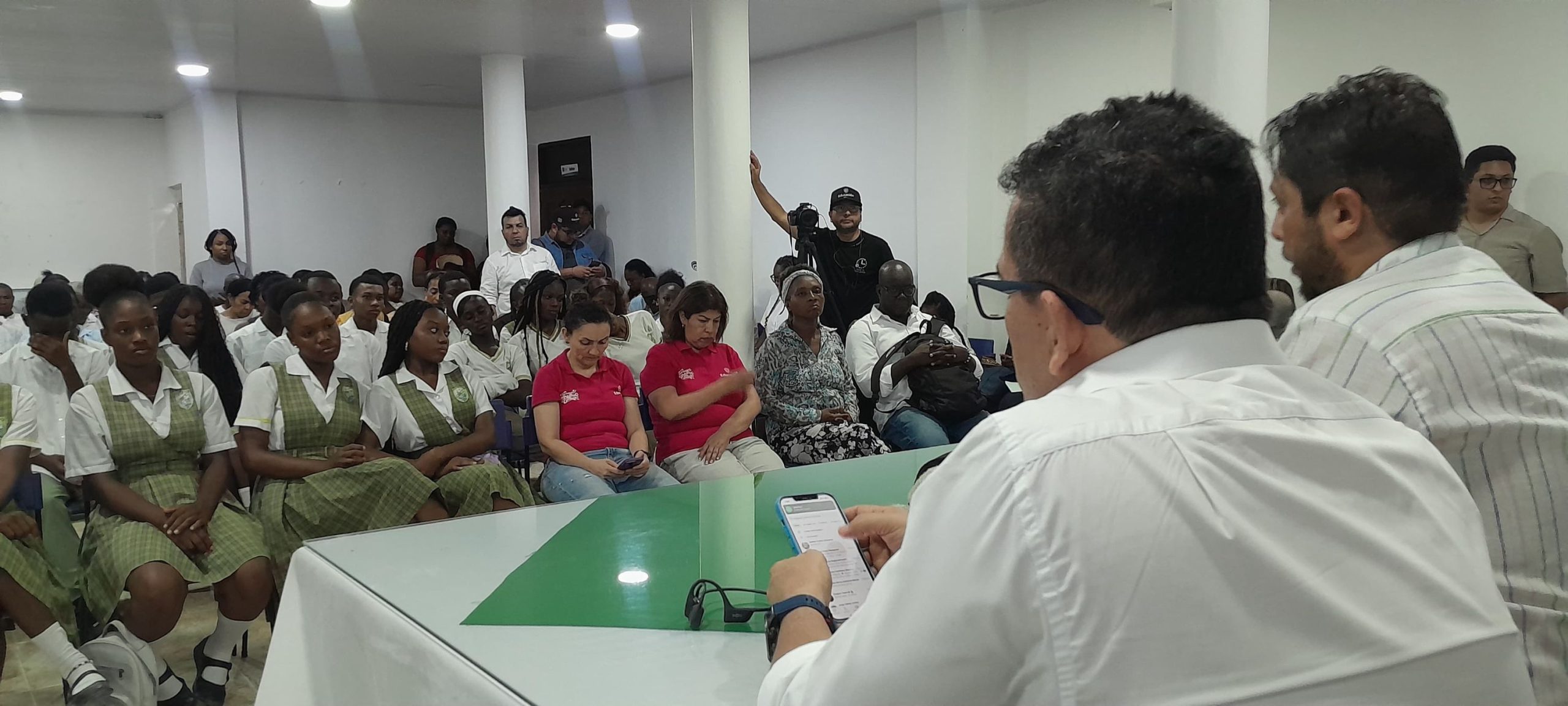 Imagen de Ministerio de Educación Nacional, del Gobierno Local y directivos de la Universidad del Cauca en Guapi