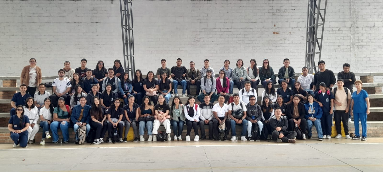 Imagen de egresados y estudiantes de Matemáticas de Unicauca