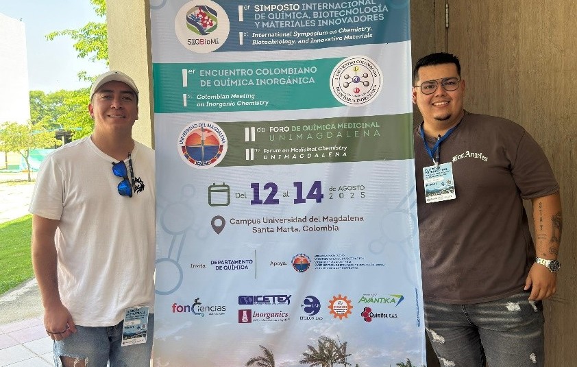Imagen de estudiantes de la Universidad del Cauca durante el I Simposio Internacional de Química, Biotecnología y Materiales Innovadores (SIQBMI)