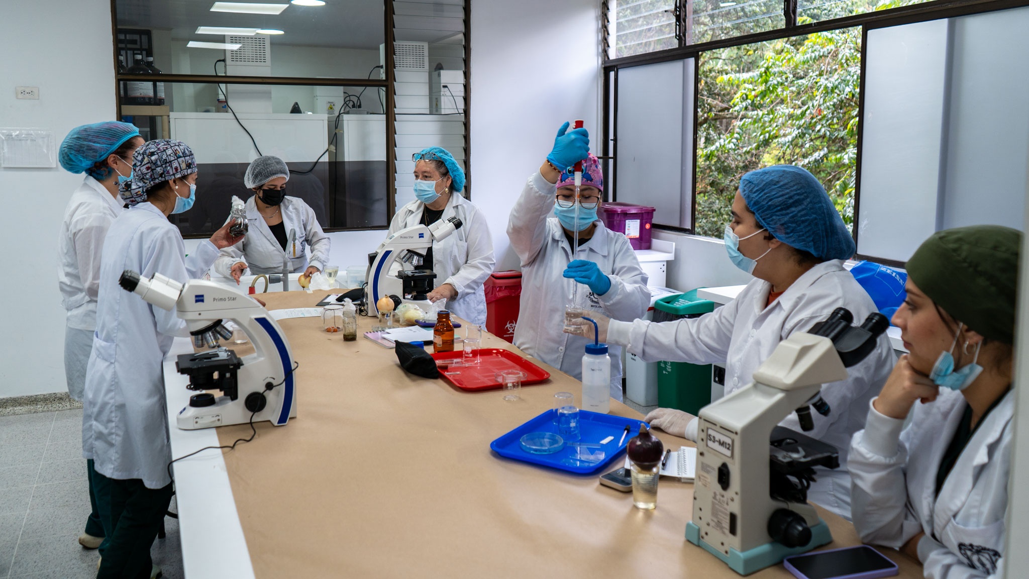 Imagen estudiantes en clave bicentenario