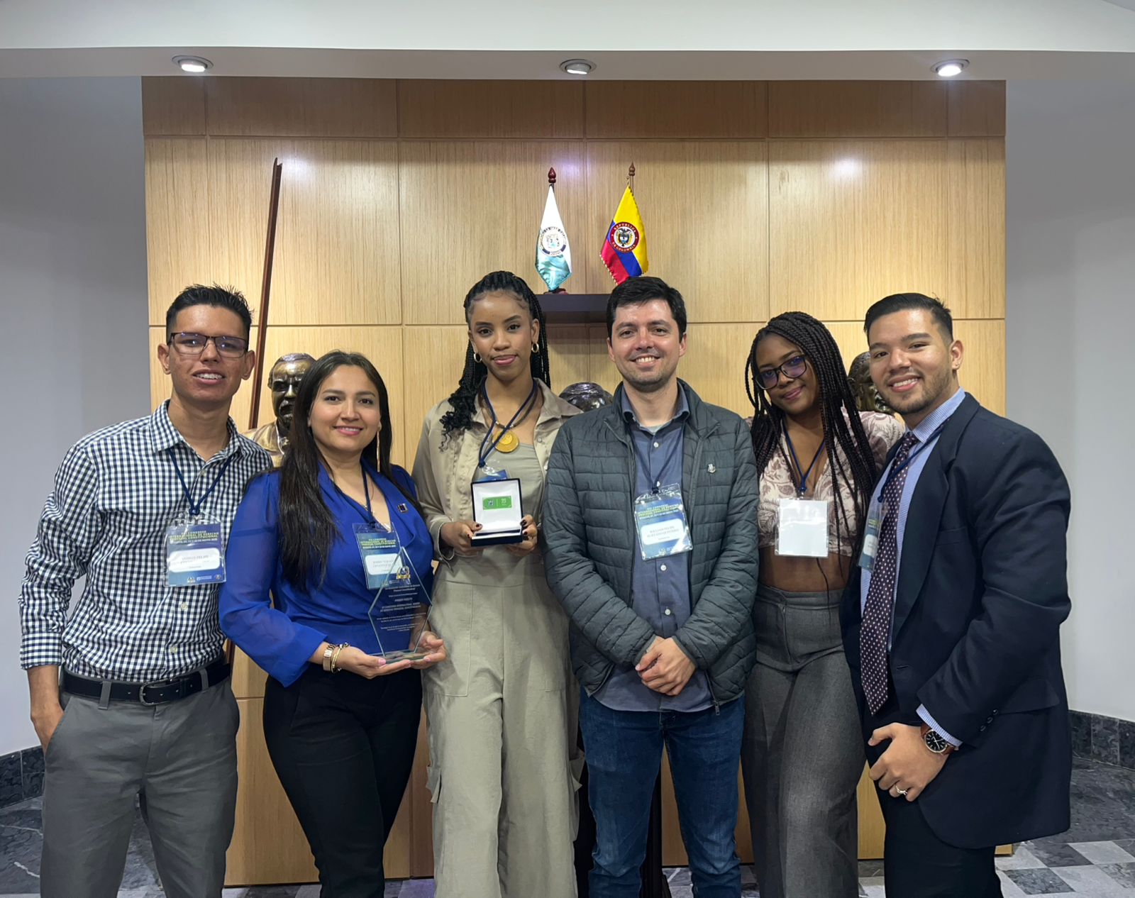 Imagen de foto equipo ganador del IV CONCURSO INTERNACIONAL DE DERECHO PROCESAL CONSTITUCIONAL