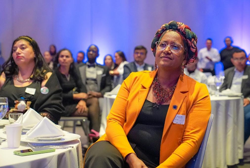 Imagen Vicerrectora Aída Patricia Gonzáles en la noche de la Excelencia