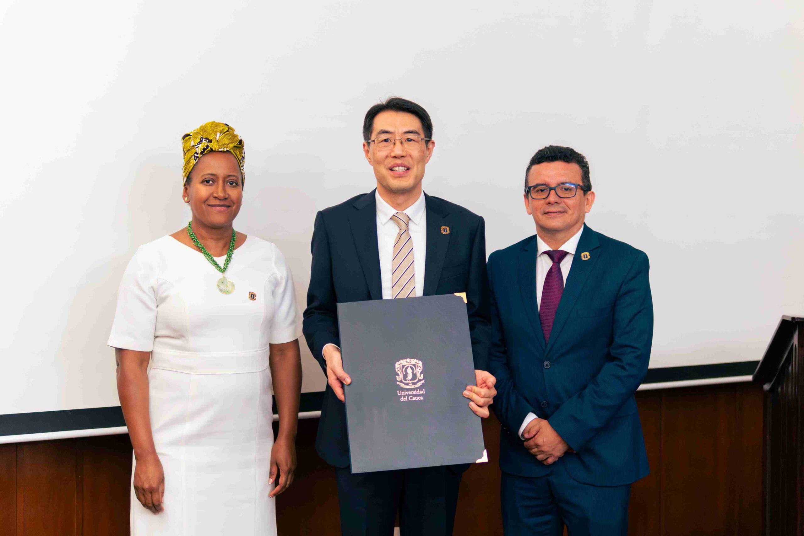 Imagen Visita Embajador de China