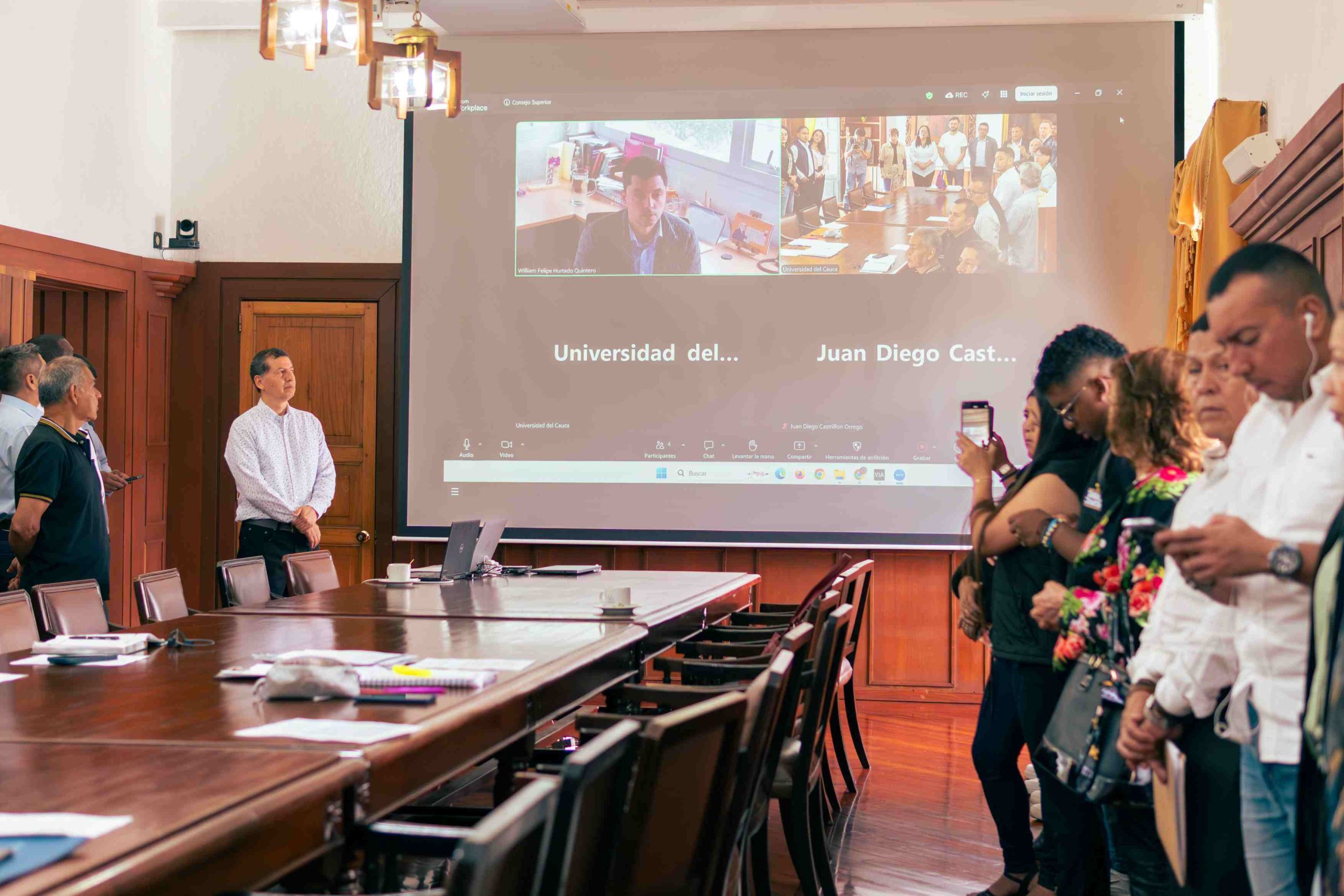 Imagen Posesión de Representante de Egresados