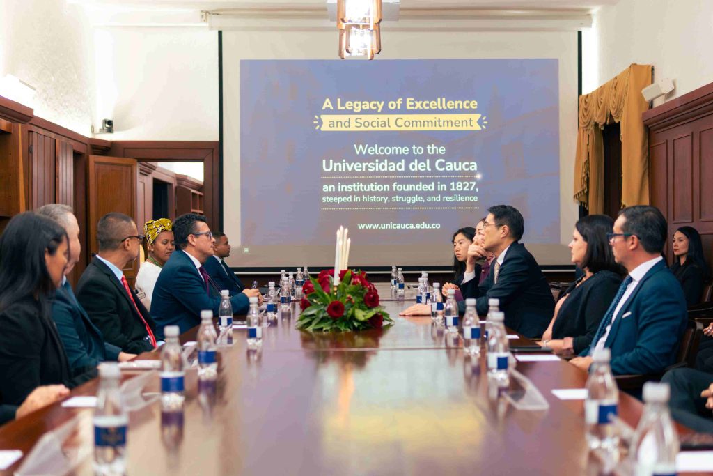 Imagen Visita Embajada