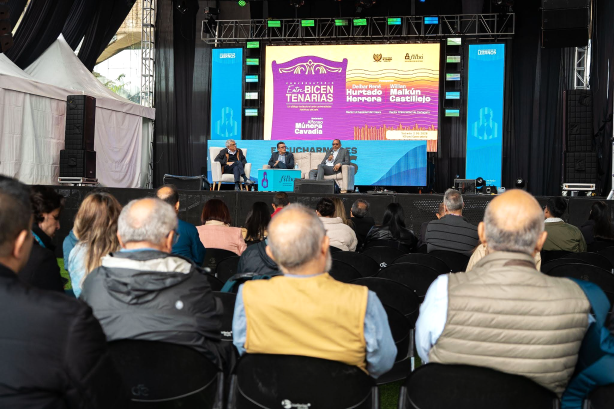 Imagen Rector Deibar René Hurtado Feria del Libro