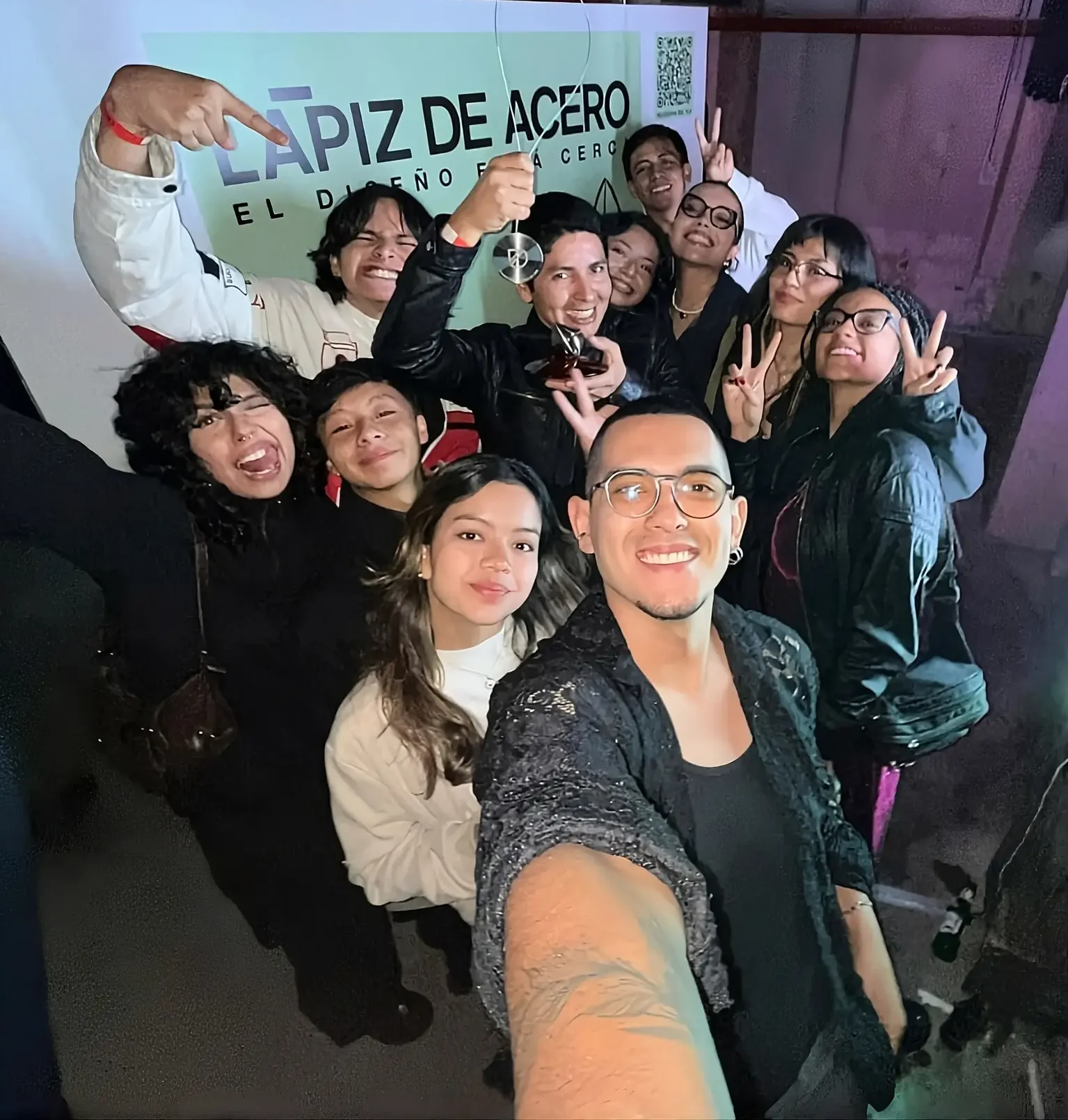 Imagen Estudiantes de Diseño Lápiz de Acero