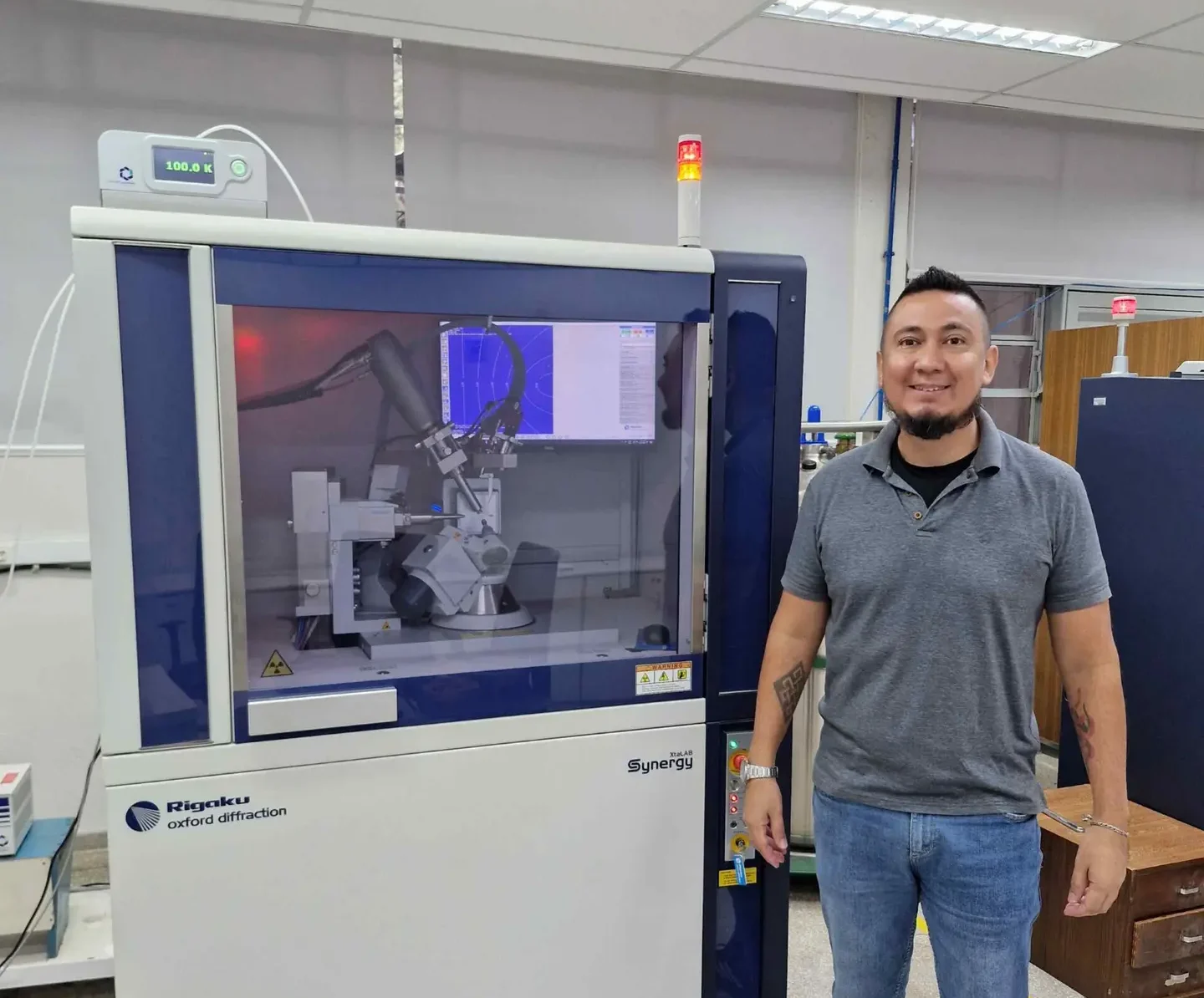 Imagen Profesor Richard F. D'Vries en laboratorio Sau Pablo