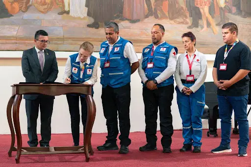 Imagen Rector y Cruz Roja