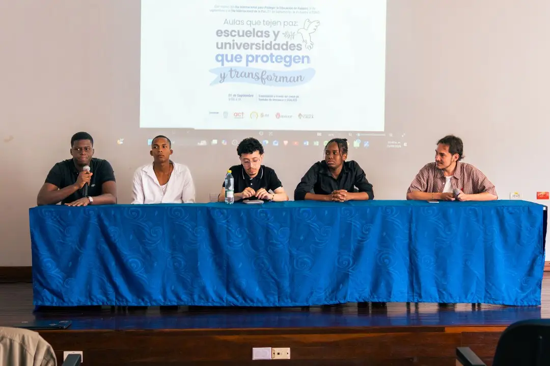 Imagen de Aulas que Tejen Paz 2
