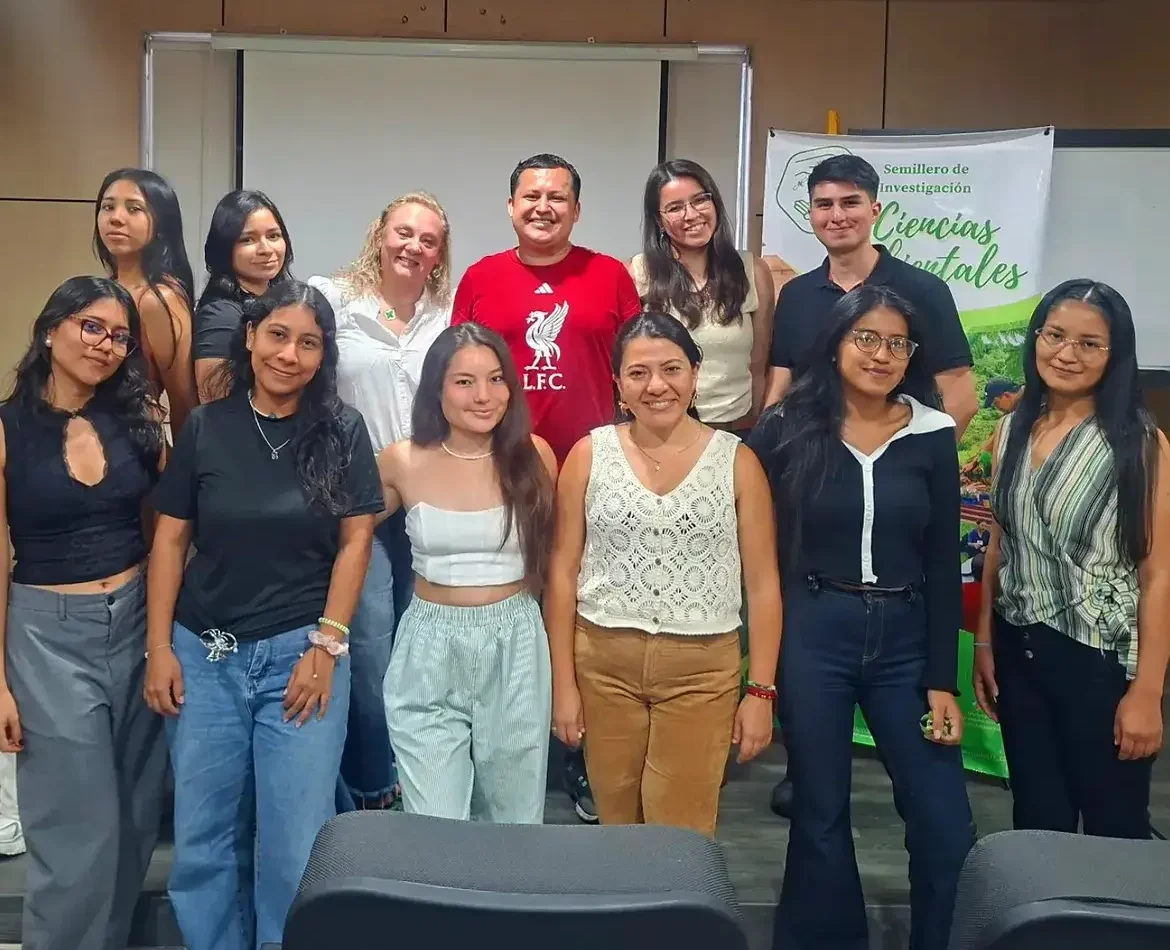 Imagen Estudiantes Semilleros de Ciencias Ambientales