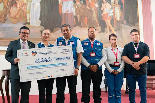 Imagen Rector y Cruz Roja
