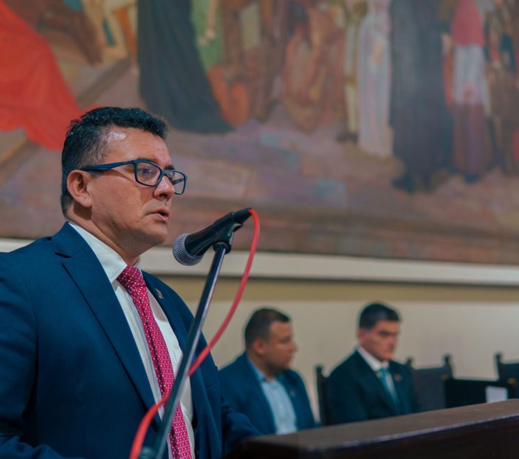 Imagen Rector Deibar René Hurtado