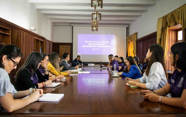 Imagen Reunión Acreditación Institucional